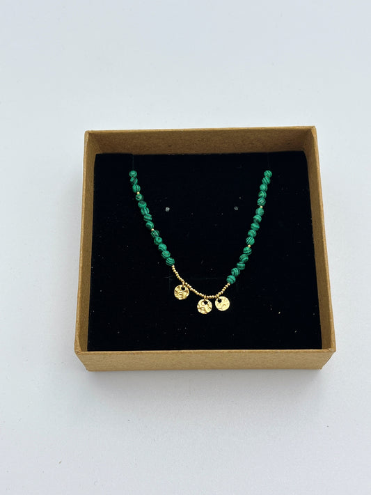 GOLD GREEN BEADS NECKLACE WITH THREE PENDANTS