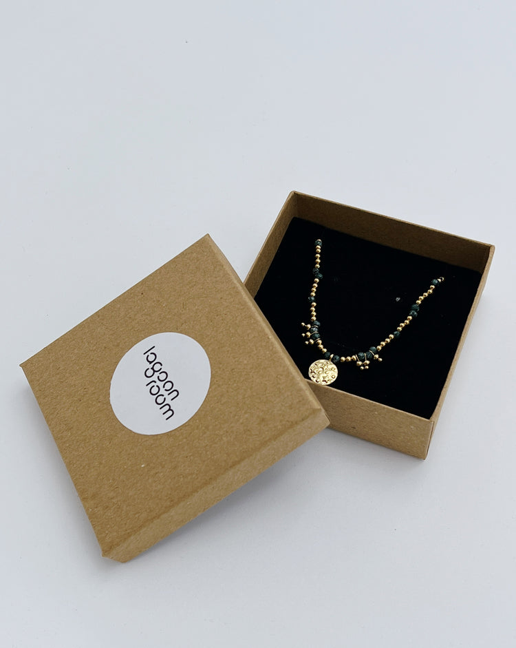 GOLD GREEN NECKLACE WITH PENDANT