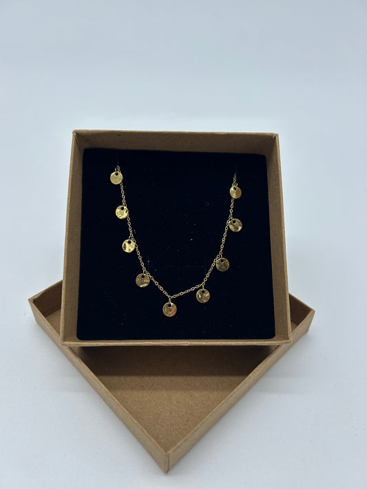 GOLD NECKLACE WITH PENDATS