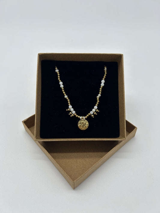 GOLD WHITE BEADS NECKLACE WITH PENDANTS