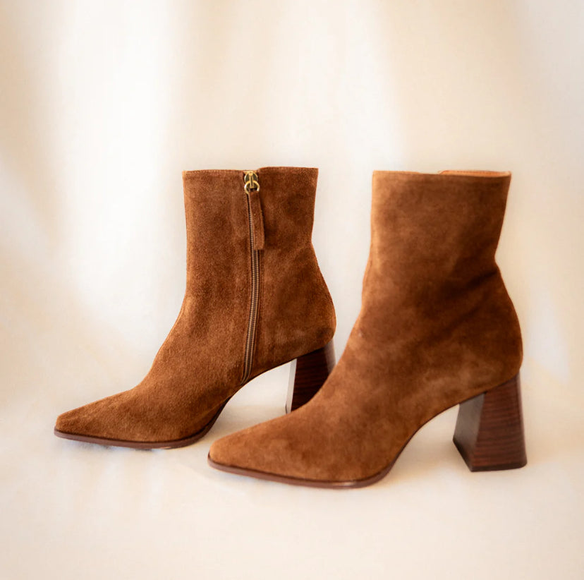 PAOLA ANKLE BOOT  BROWN SUEDE HEEL 7CM