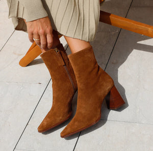PAOLA ANKLE BOOT  BROWN SUEDE HEEL 7CM