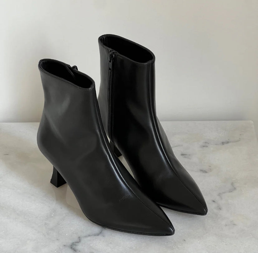 ARES ANKLE BOOT BLACK LEATHER HEEL 6CM