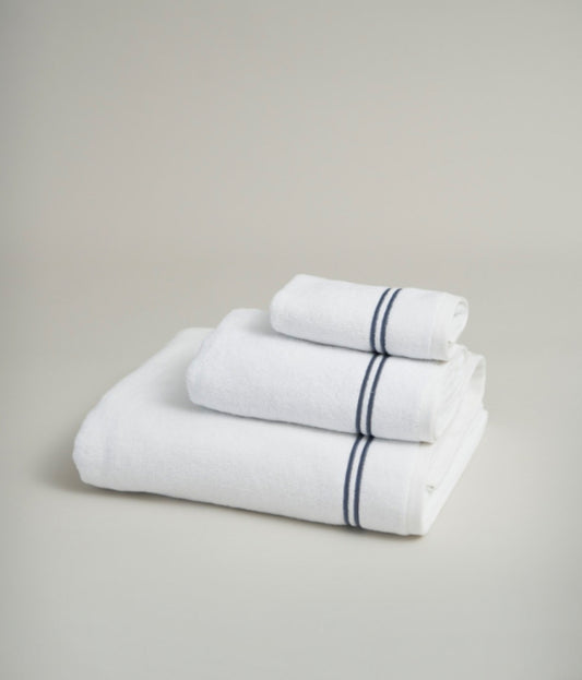 SENSE  TOWEL 600 WHITE WITH GRAY DOUBLE BORDER