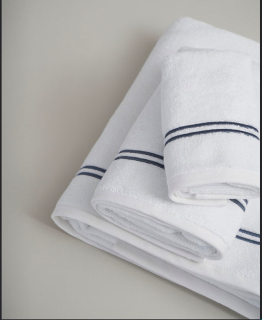 SENSE  TOWEL 600 WHITE WITH GRAY DOUBLE BORDER