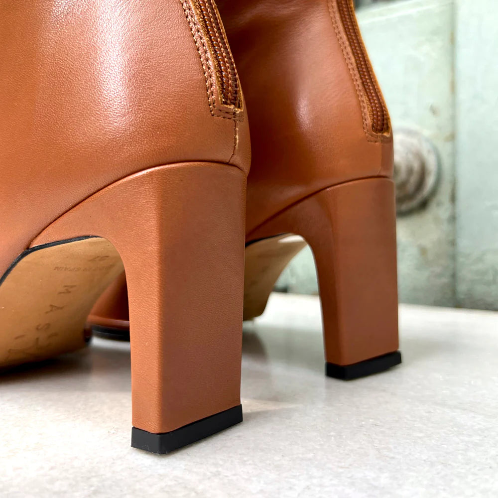 JIMENA ANKLE BOOT  BROWN LEATHER HEEL 7CM