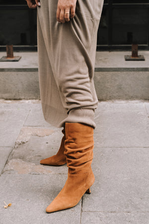 OSCAR BOOTIE  BROWN SUEDE MIDI HEEL 5CM