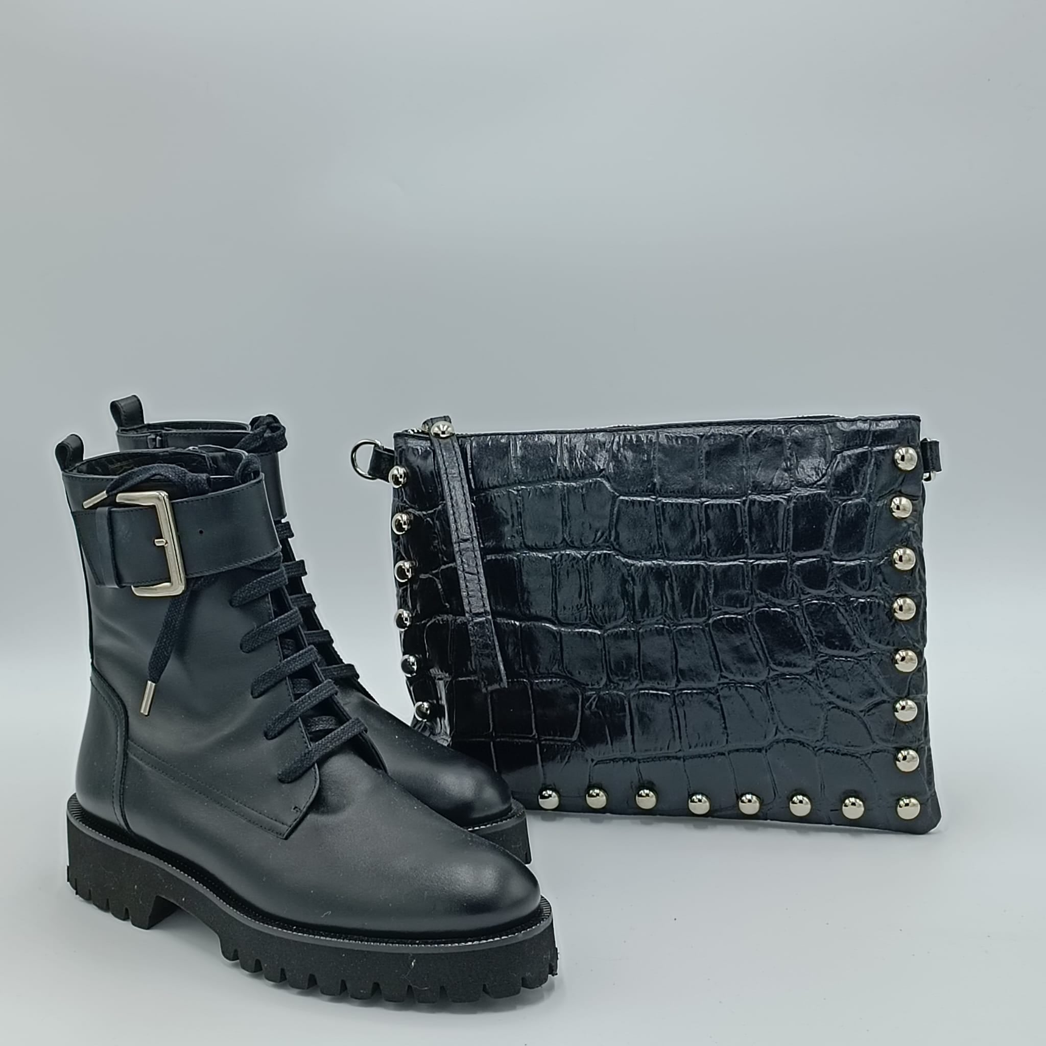 BLACK COCO STUDS
