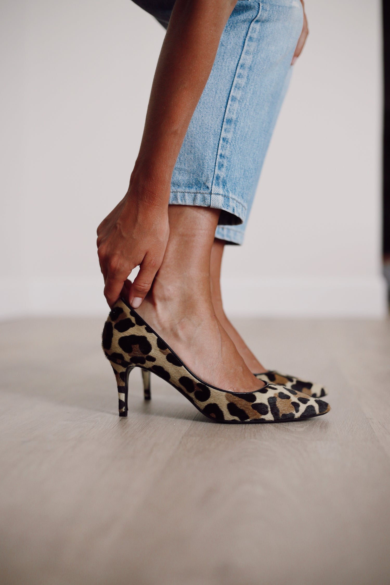 Amira Leopard Print T-straps Dance Shoes – MYZIJI